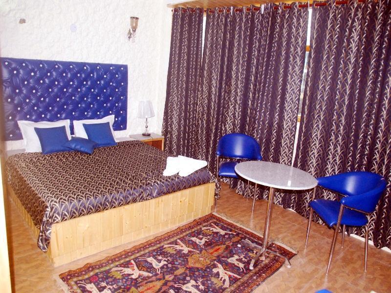 Marigold Resort Gulmarg Exteriör bild